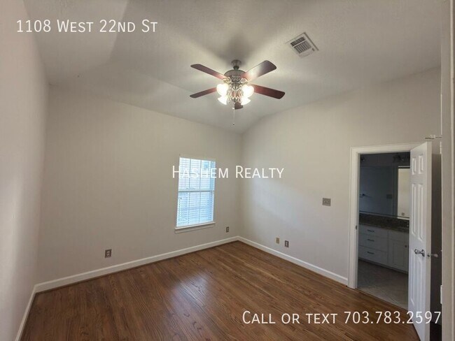 Building Photo - 1108 W 22nd St