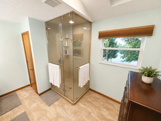 Building Photo - 2800 Lake Hollow Rd