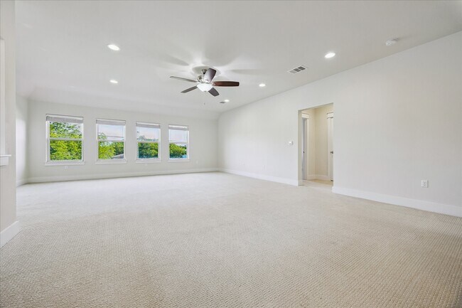 Building Photo - 13001 Hymeadow Dr