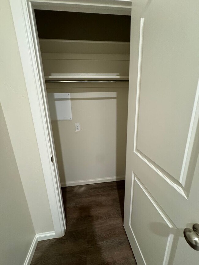 Building Photo - Duplex in Newcastle