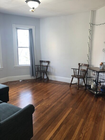 Unit 1 - 6 Bucknam St