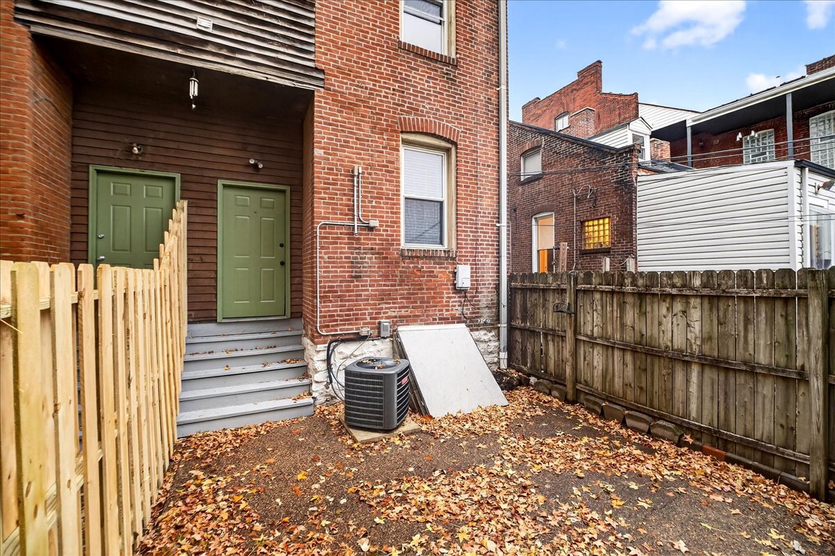 Building Photo - 2350 S 10th St