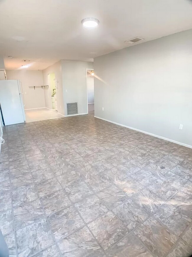 Building Photo - 530 5th Ave W