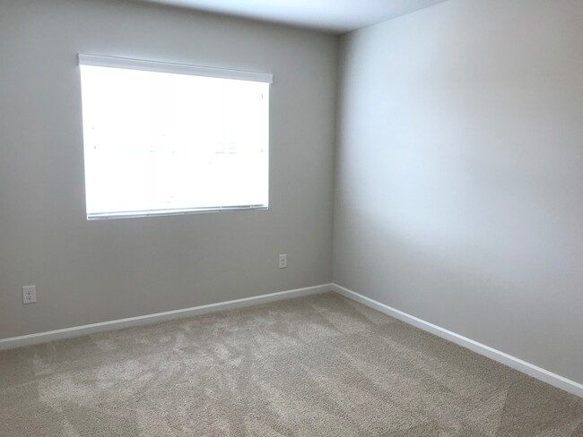 Building Photo - BRAND NEW HOME! Within 5 Minutes of Three ...