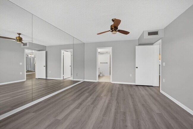 Building Photo - 2581 Village Blvd
