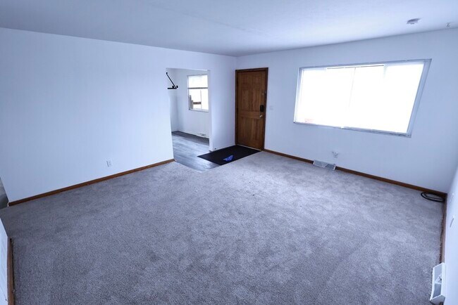 Building Photo - 1702 Leighton Ave