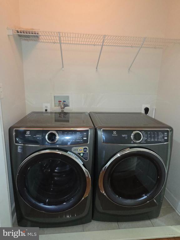 Building Photo - 9249 Laurel Ridge Crossing Rd