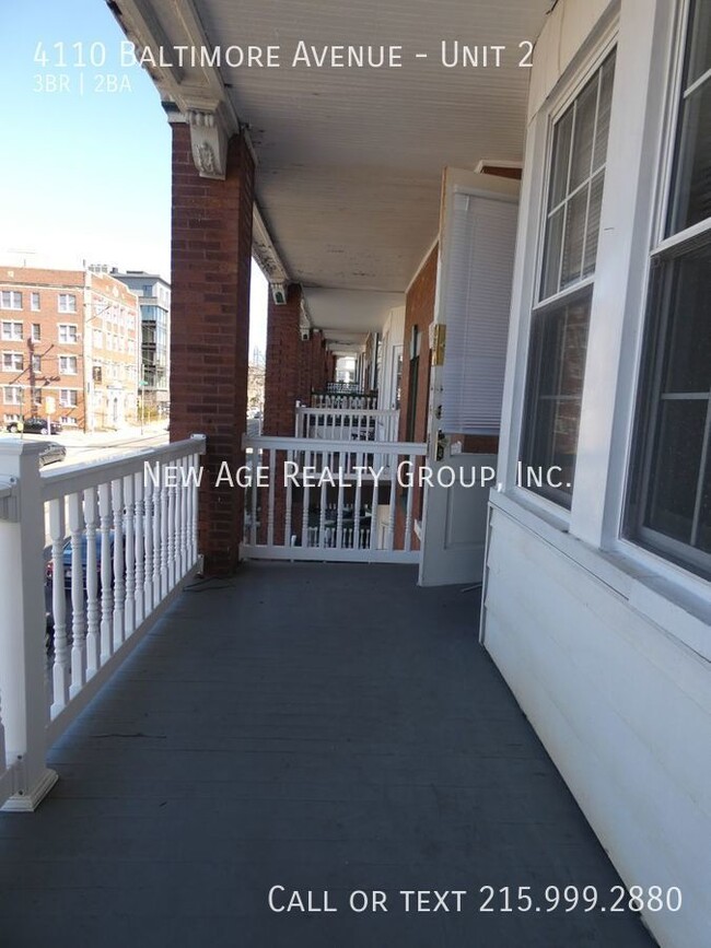 Building Photo - Sunny apartment available in University City!