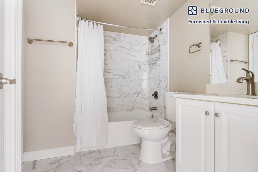 Building Photo - 2140 L St NW