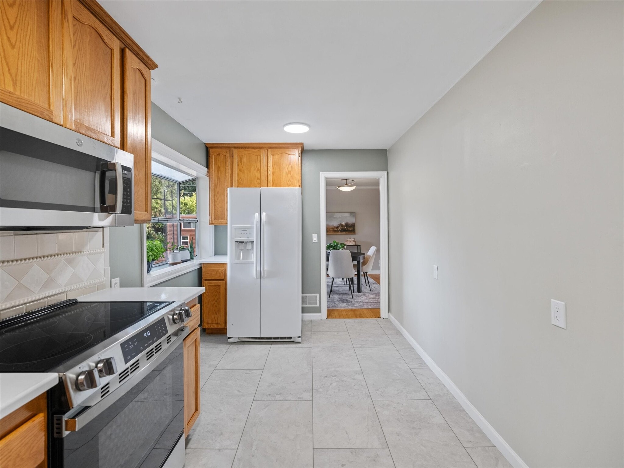Building Photo - 9835 SW 80th Ave