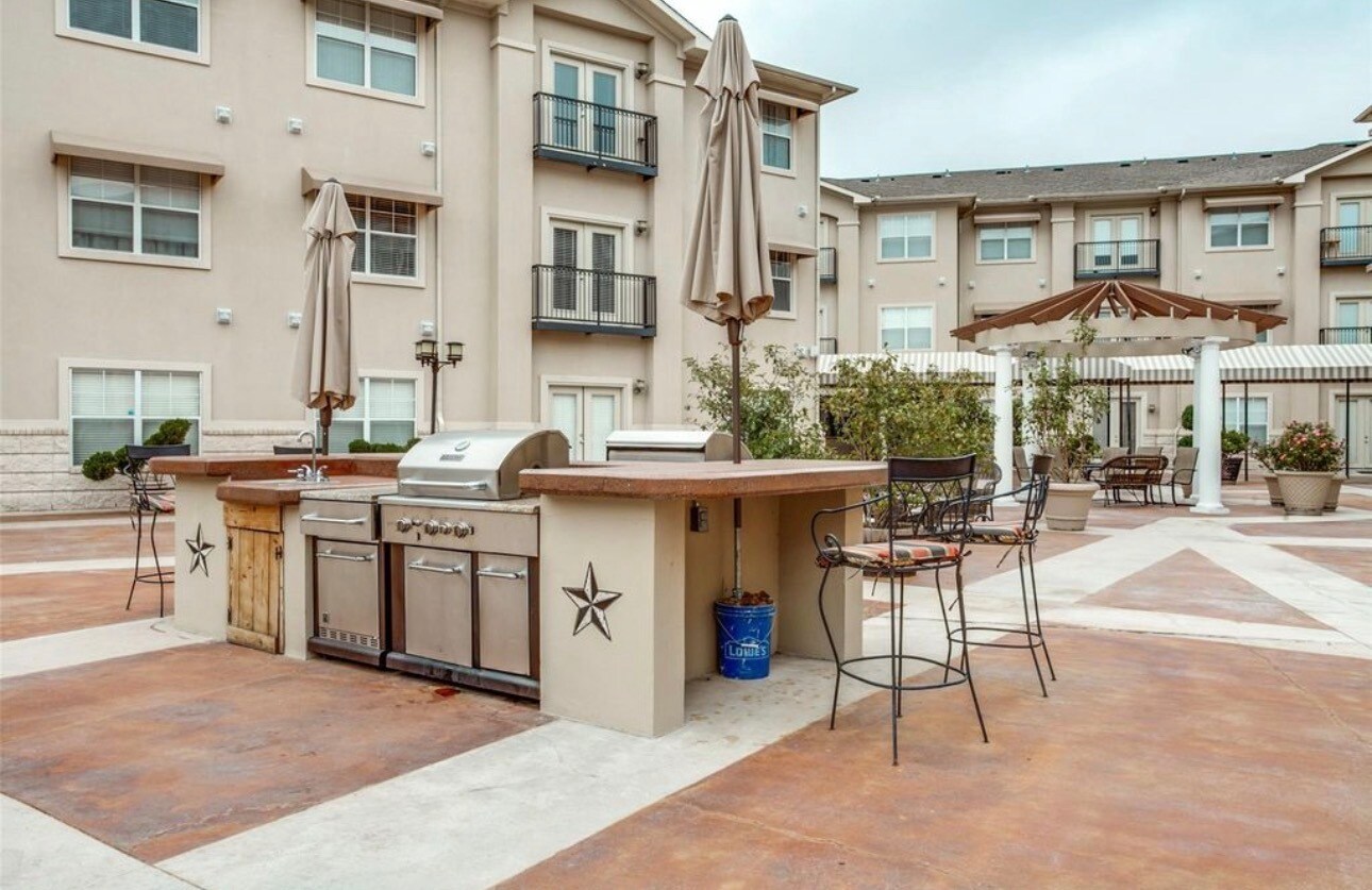 Building Photo - 3102 Kings Rd