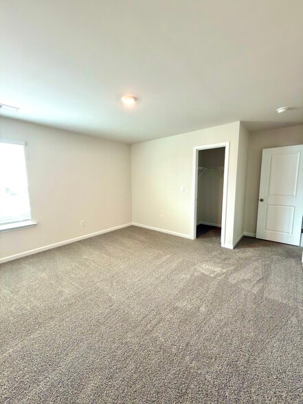 Building Photo - 123 Pecan Grove Ln