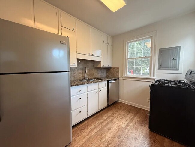 Building Photo - 429 Deering Rd NW