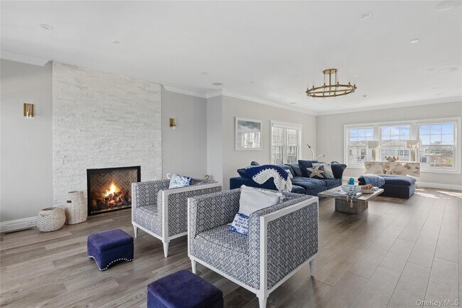 Building Photo - 39 Shinnecock Rd