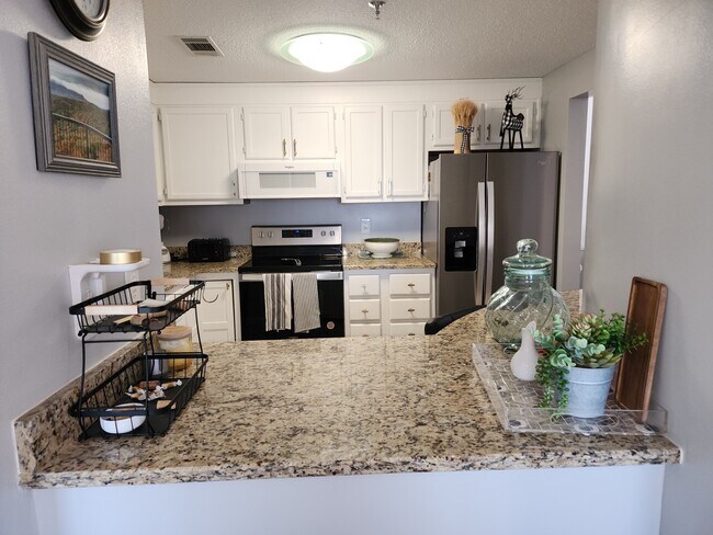 Building Photo - 303 Sugar Top Dr