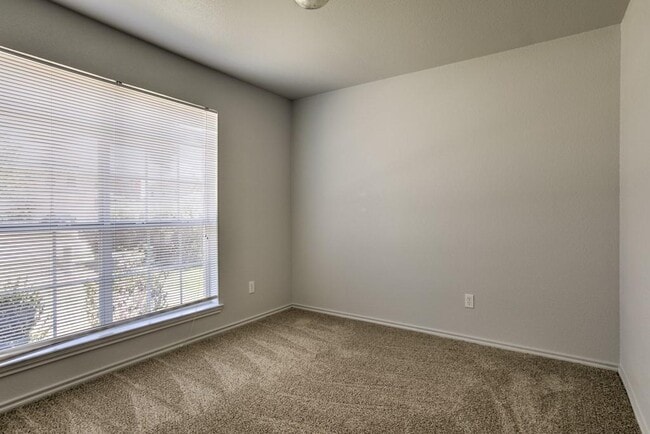 Building Photo - 1108 Blewett Dr