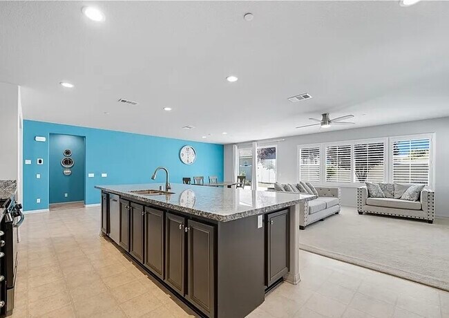 Building Photo - 40580 Sunflower Rd