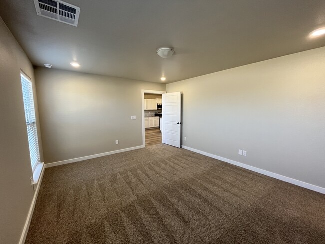 Building Photo - 1302 Ross Ave