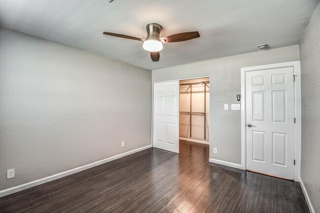 Building Photo - 21 E McKinley St