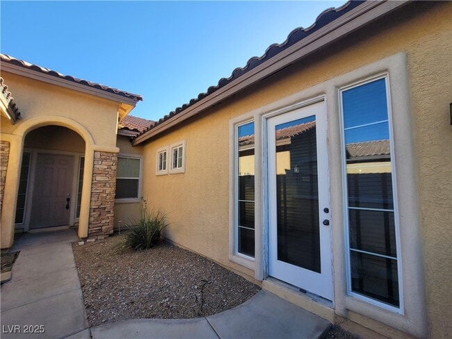 Building Photo - 9338 Wilderness Glen Ave