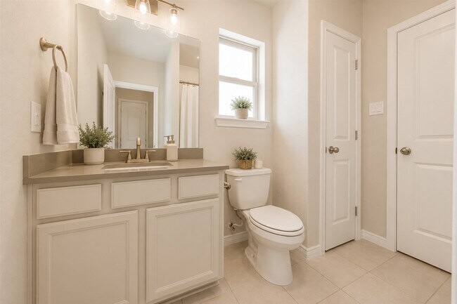 Building Photo - 11730 Twin Creeks Hill Dr