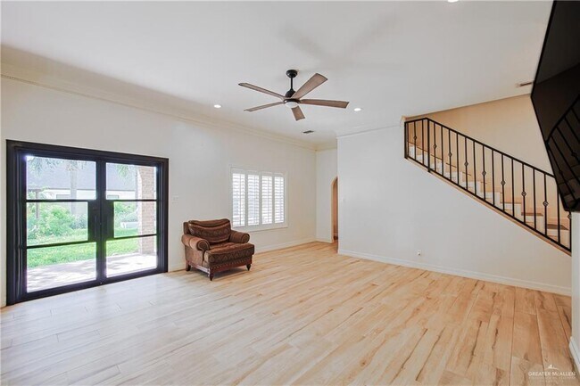 Building Photo - 20 South Dr