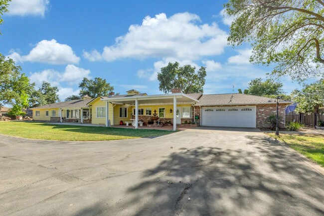 Building Photo - Absolutely Stunning Elk Grove Home in 95757