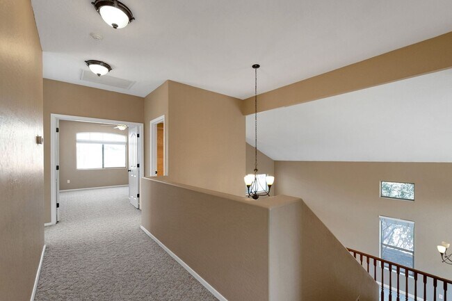 Building Photo - Stunning 5BR House in Chandler
