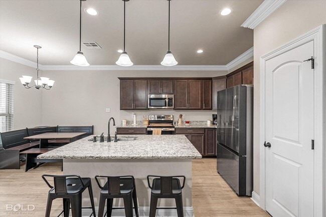 Building Photo - Legacy Pointe