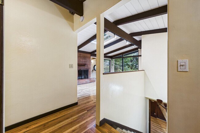 Building Photo - 2910 Greenbriar Ln