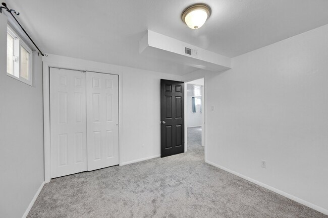 Building Photo - $2,095.95 with $300 off the first month's Rent - 4 Bedrooms, 2 Bathrooms, Single Family Home in C...