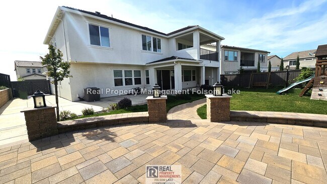 Building Photo - Upgraded 4 Bed + Loft | Solar | EV Charger | Outdoor Living | Folsom