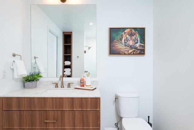 Building Photo - 212 Stuart St