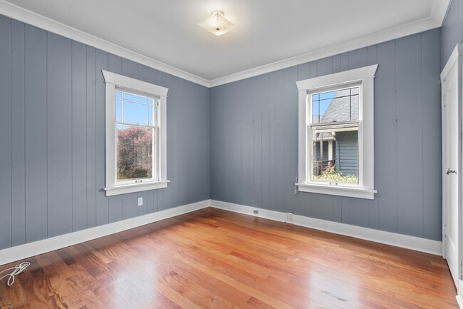 Building Photo - 5Bd/2Ba Seattle Home
