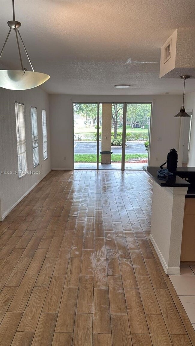 Building Photo - 2541 Centergate Dr