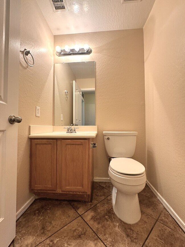 Building Photo - 4 BEDROOM HOME IN TUSCANO