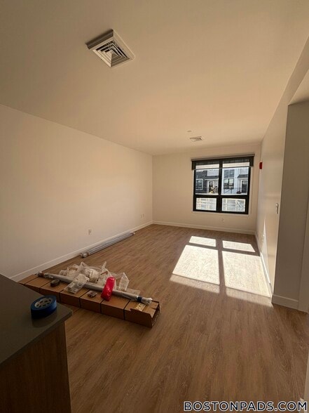 Building Photo - 199 Gardner St