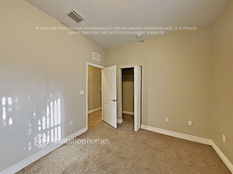 Building Photo - 550 NE 15th Ct