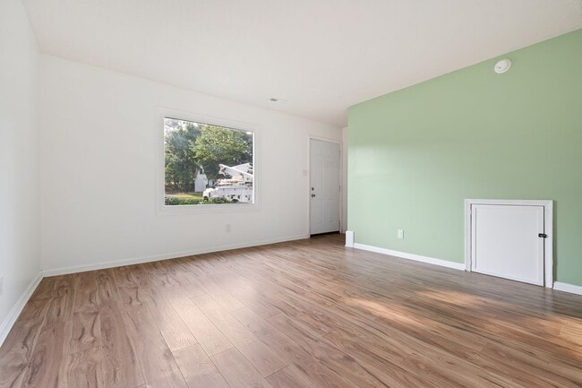 Building Photo - 2509 Stadium Dr