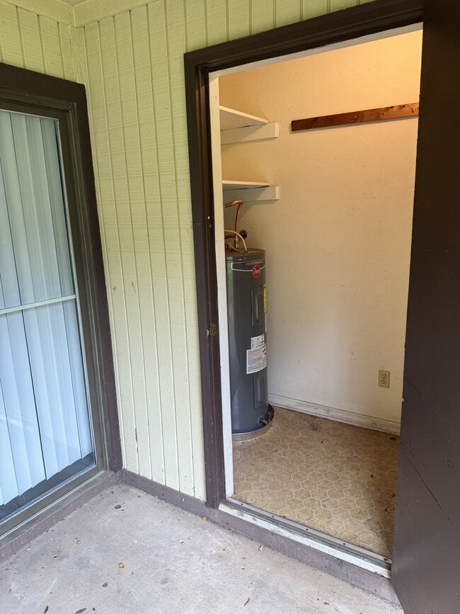 Building Photo - 216 Dixie Dr