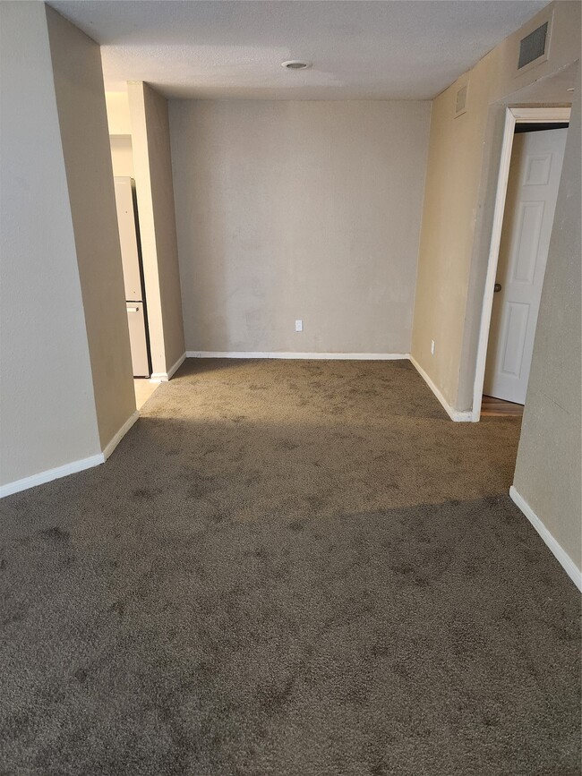 Building Photo - 12500 Sandpiper Dr