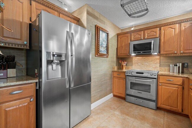 Building Photo - 2379 Treasure Isle Dr