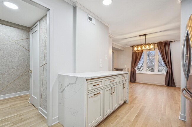 Building Photo - 42 Golf Club Dr