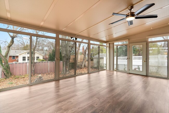 Building Photo - 4 Bed 3 Bath - Takoma Park Split Level - Move In Ready