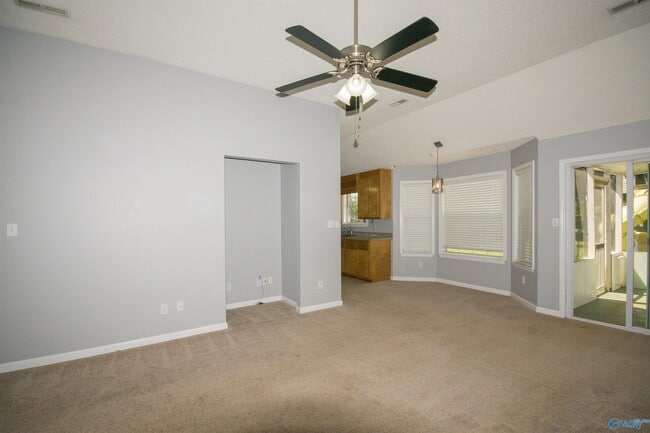 Building Photo - 215 Cypress Creek Dr