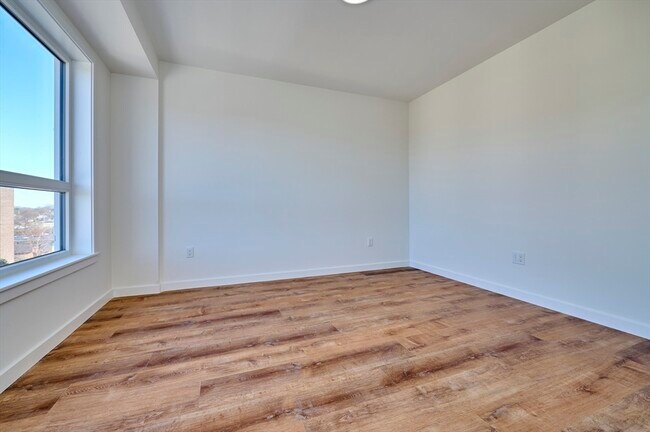 Building Photo - 510 Willard St
