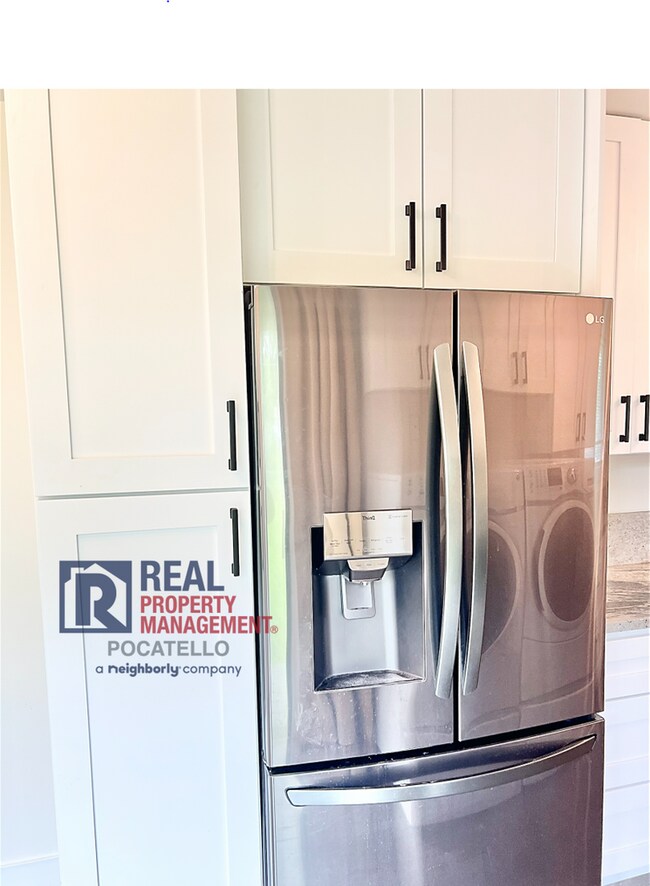 Building Photo - 1921 Monte Vista Dr