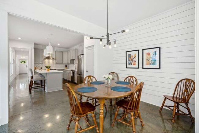 Building Photo - Germantown Gem just 1 mile from Downtown N...