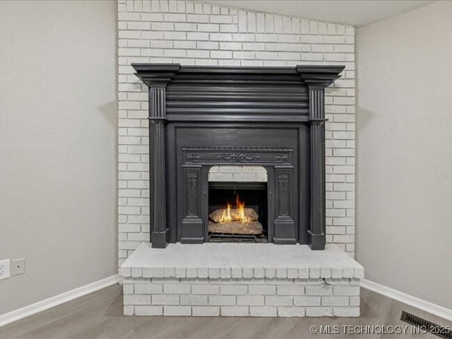 Building Photo - 3001 S Ash Ct