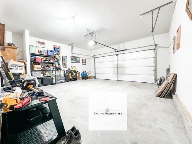 Building Photo - Beautiful and Spacious Home in Greer, SC